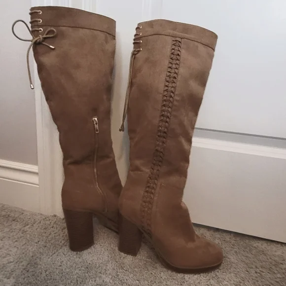 Gently worn suede like material knee high zipper boots - Picture 1 of 6